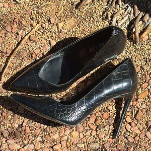 Steve Madden Black Pumps Winnie Harlow Collab Princess